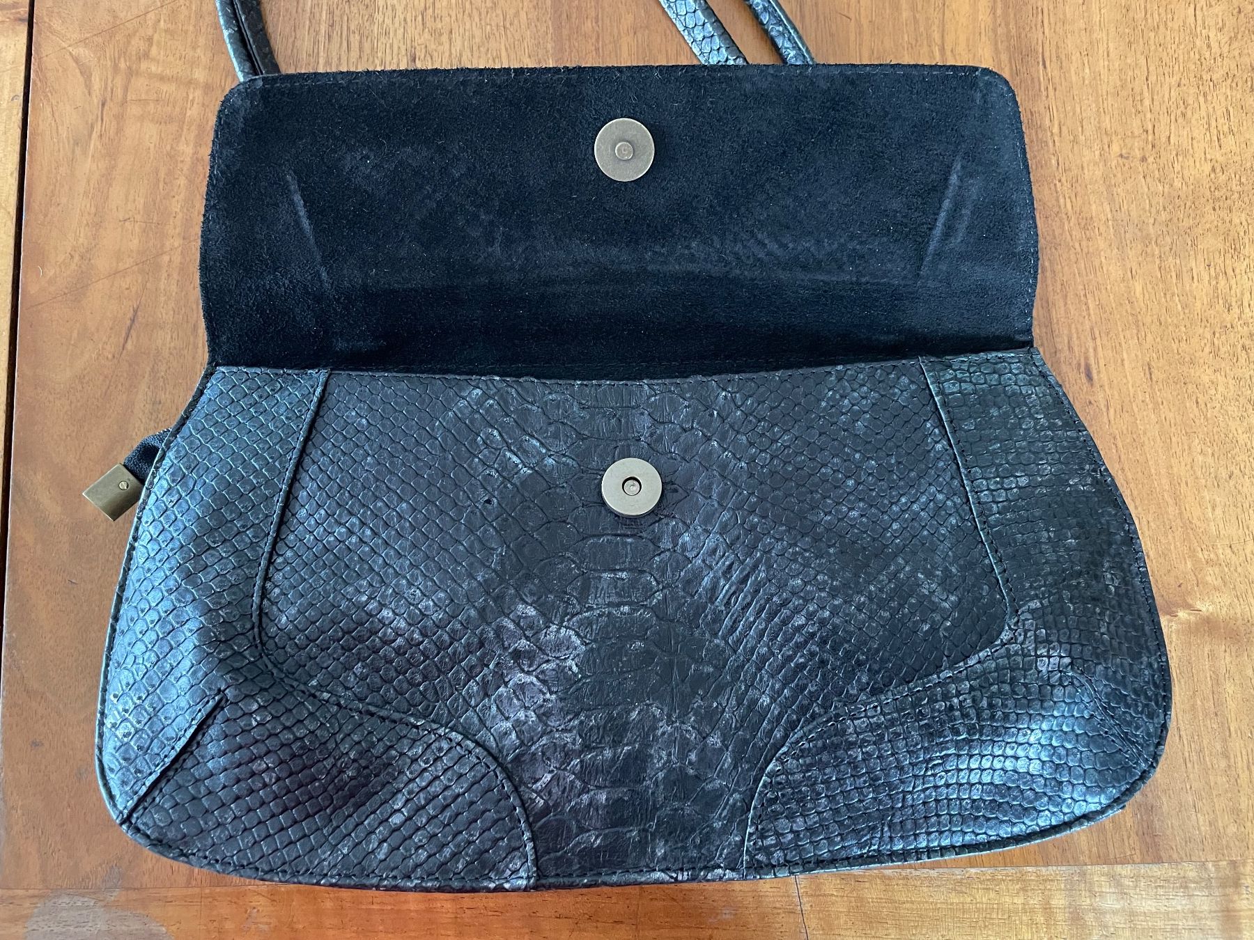 Kaiser Borse da donna: Vintage Peter Kaiser Handtasche Schlangenmuster grau/silber – Usato da Winterthur venduto da moschtli20 2