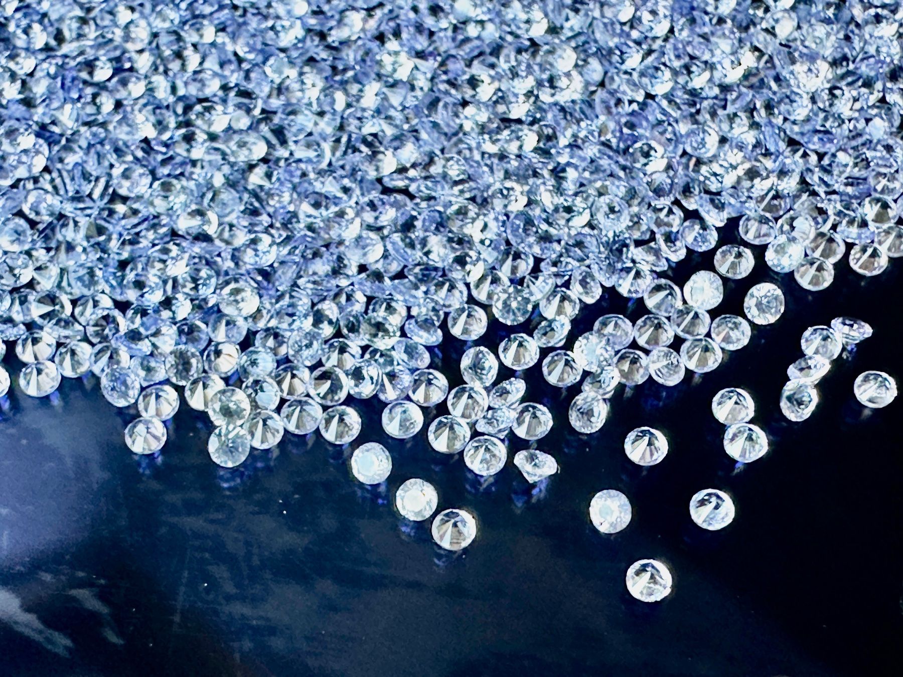 Pietre preziose: 100 St fein Facettiert geschliffene Tansanit  Pointer 1,5 mm – Nuovo (secondo la descrizione) da Langenthal venduto da Seelenfreunde 7