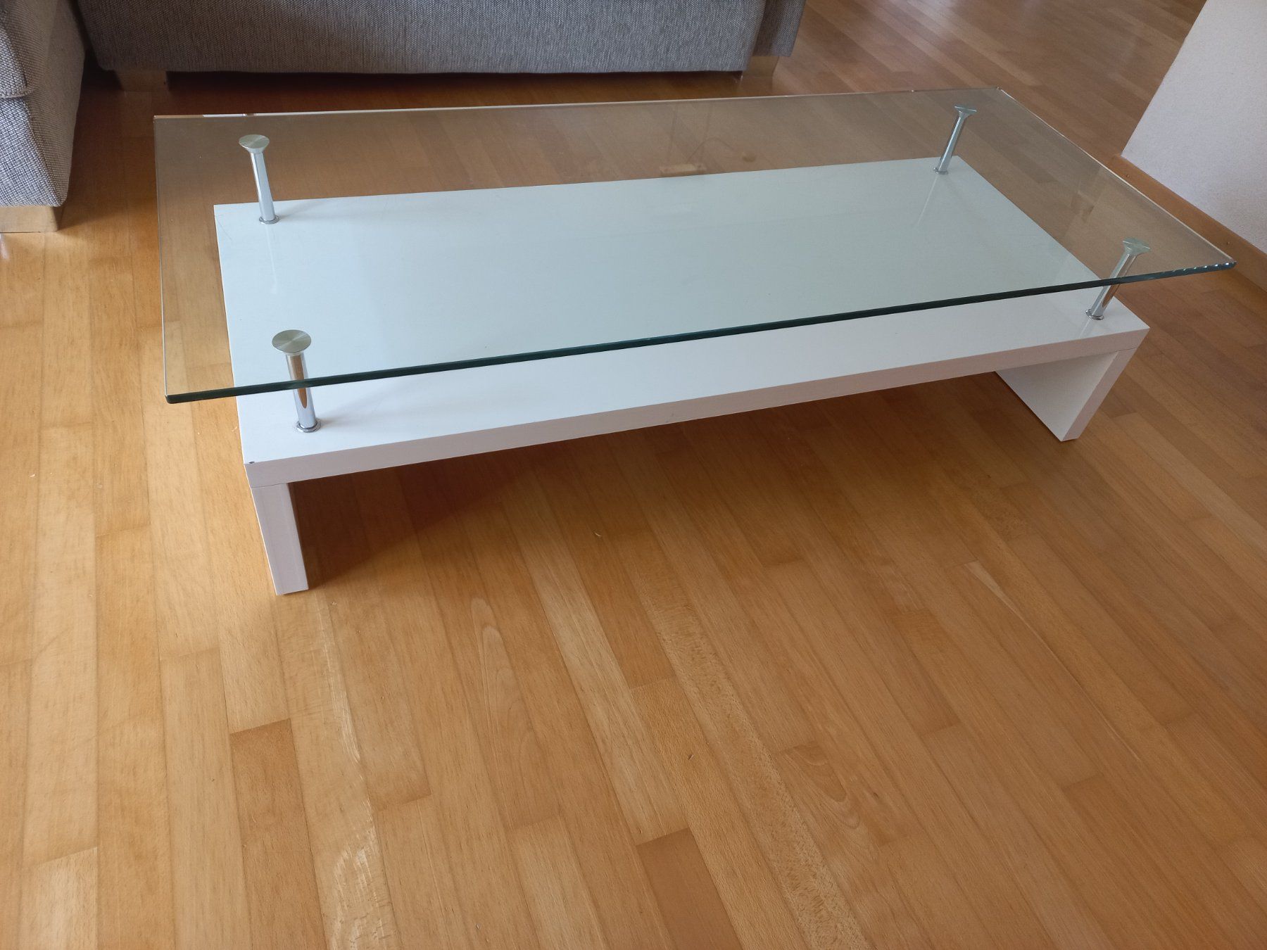 Tavoli: Salontisch mit Glasplatte – Usato da Lindau venduto da Scuol2