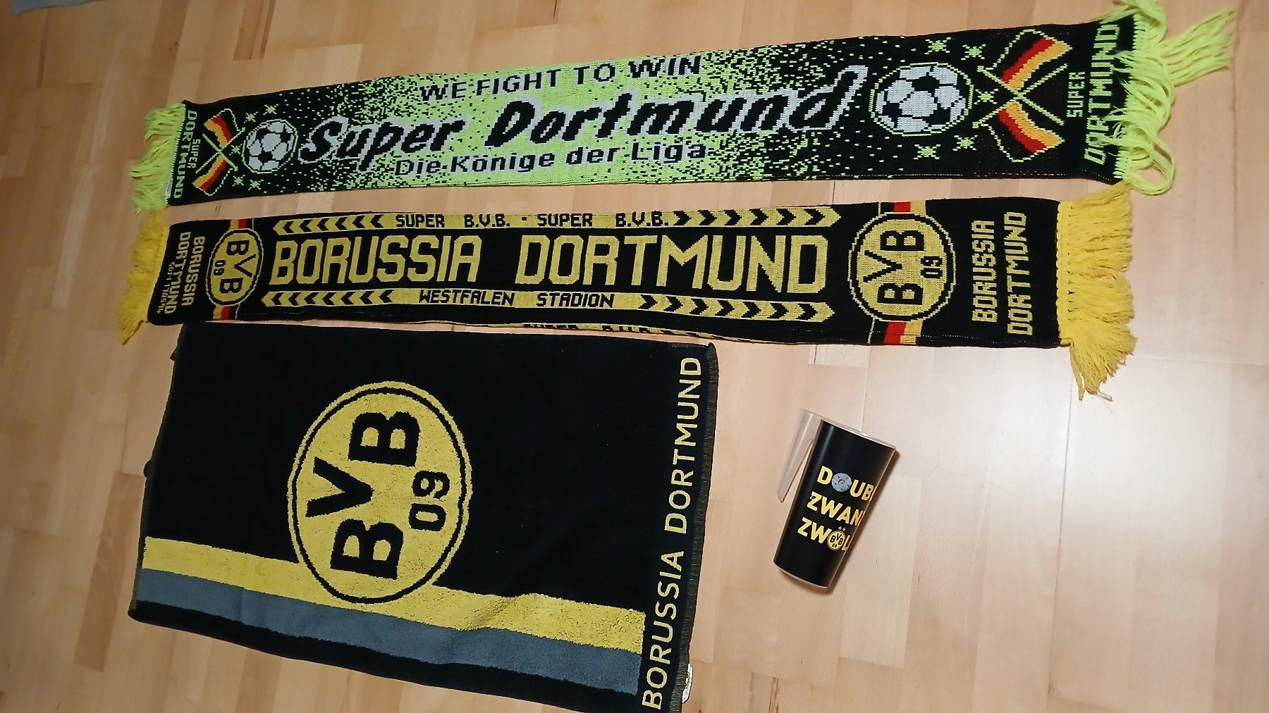 Foulard & Sciarpe: BVB Schal,Frotetuch&Becher – Usato da hinwil venduto da tho_j6kz