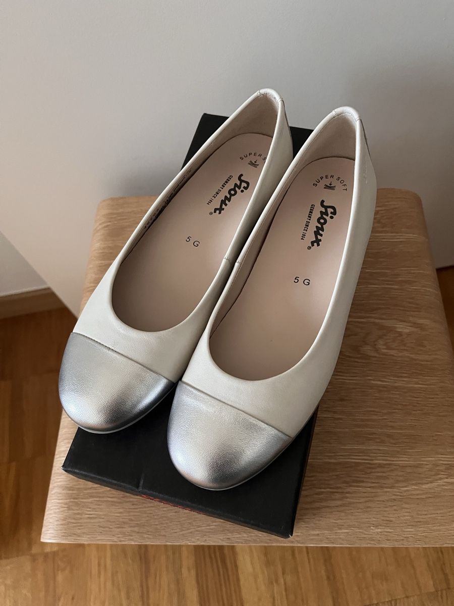 Scarpe da donna: Ballerines Sioux bicolores blanches et argent - 38  – Nuovo e nell'imballaggio originale da Lausanne venduto da Cupcake.vanille 7