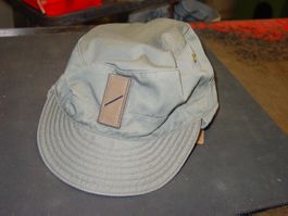 Grauer Uniform Mutz mit Klett Abzeichen Gr.55/56