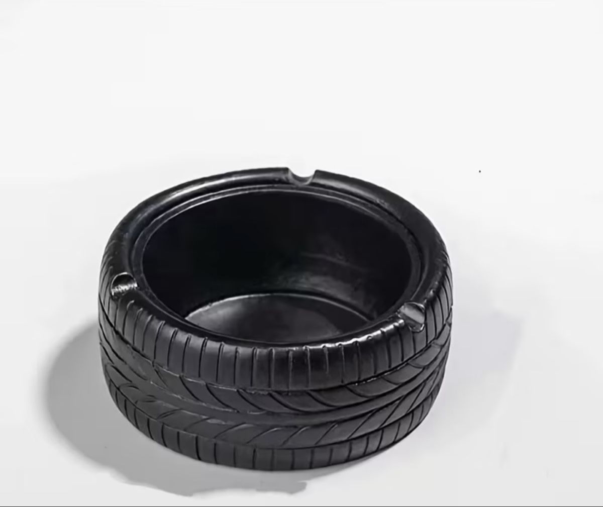 Portacenere: Cendrier en forme de pneu 🛞 – Nuovo e nell'imballaggio originale da Chesières venduto da JMStore