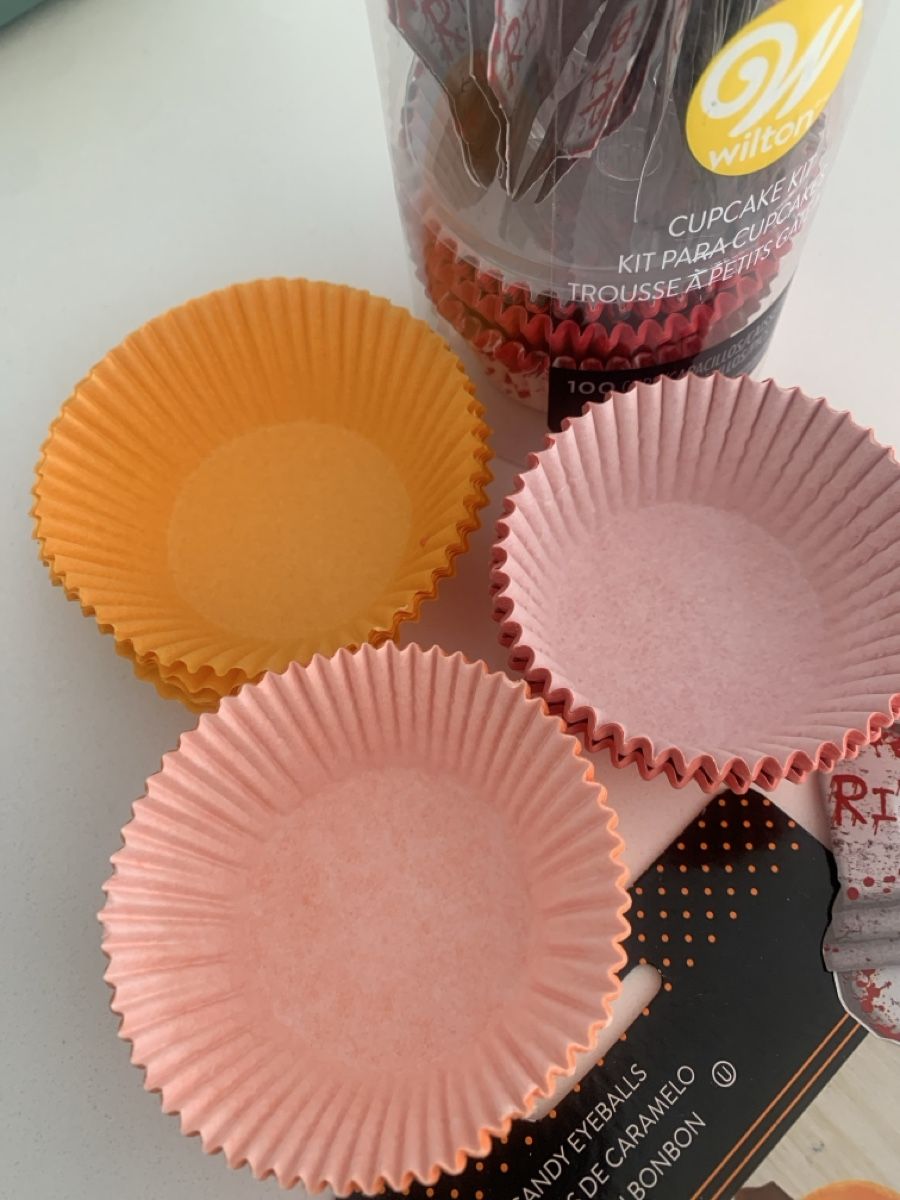 Alle Dekorationen: Wilton Halloween Cupcake Kit Candy Eyeballs, Cookie Cutter – Neu und originalverpackt aus Immensee von vgitter 8