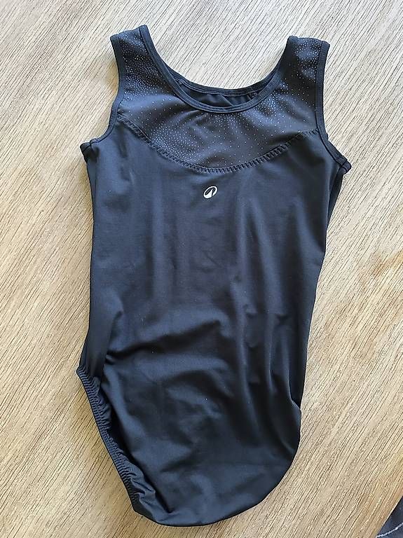 Decathlon Ensembles: Turnanzug, Turntrikot , 134 – D'occasion à zürich par majasimone 1