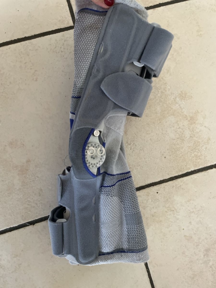 Genutrain Attrezzature mediche: Bauerfeind Softec Genu Knie Bandage Grösse 4 rechts – Usato da Obergerlafingen venduto da cabo4 1