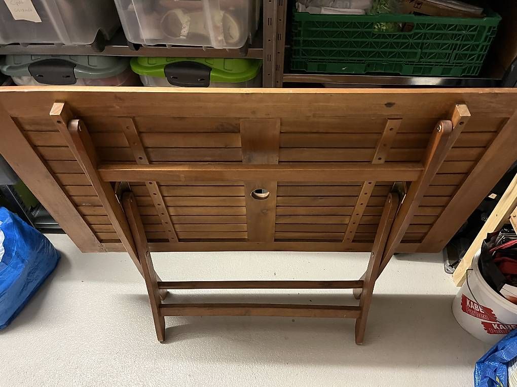 Tische: Klappbare Garten- oder Balkontisch 120x70 – Gebraucht aus Zug von Madize