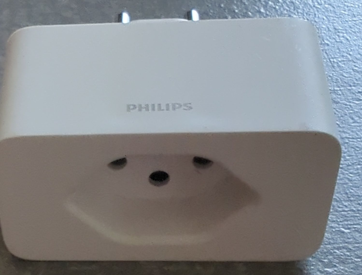 Spine: Prise Connectée Philips Hue - État Impeccable! – Usato da Eysins venduto da matthieu.neier