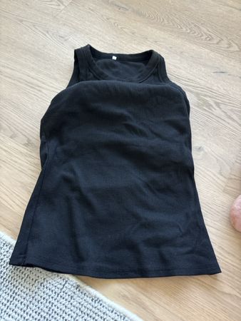 TOP schwarz Grösse M mit integriertem BH
