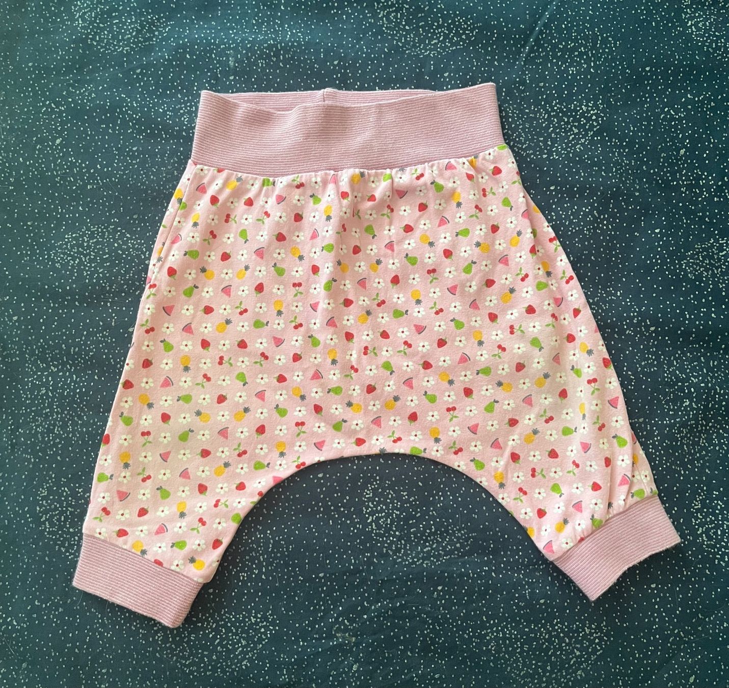 Pantaloni: Pumphose bis ca. Grösse 68 – Usato da Triboltingen venduto da zimtsterndli5
