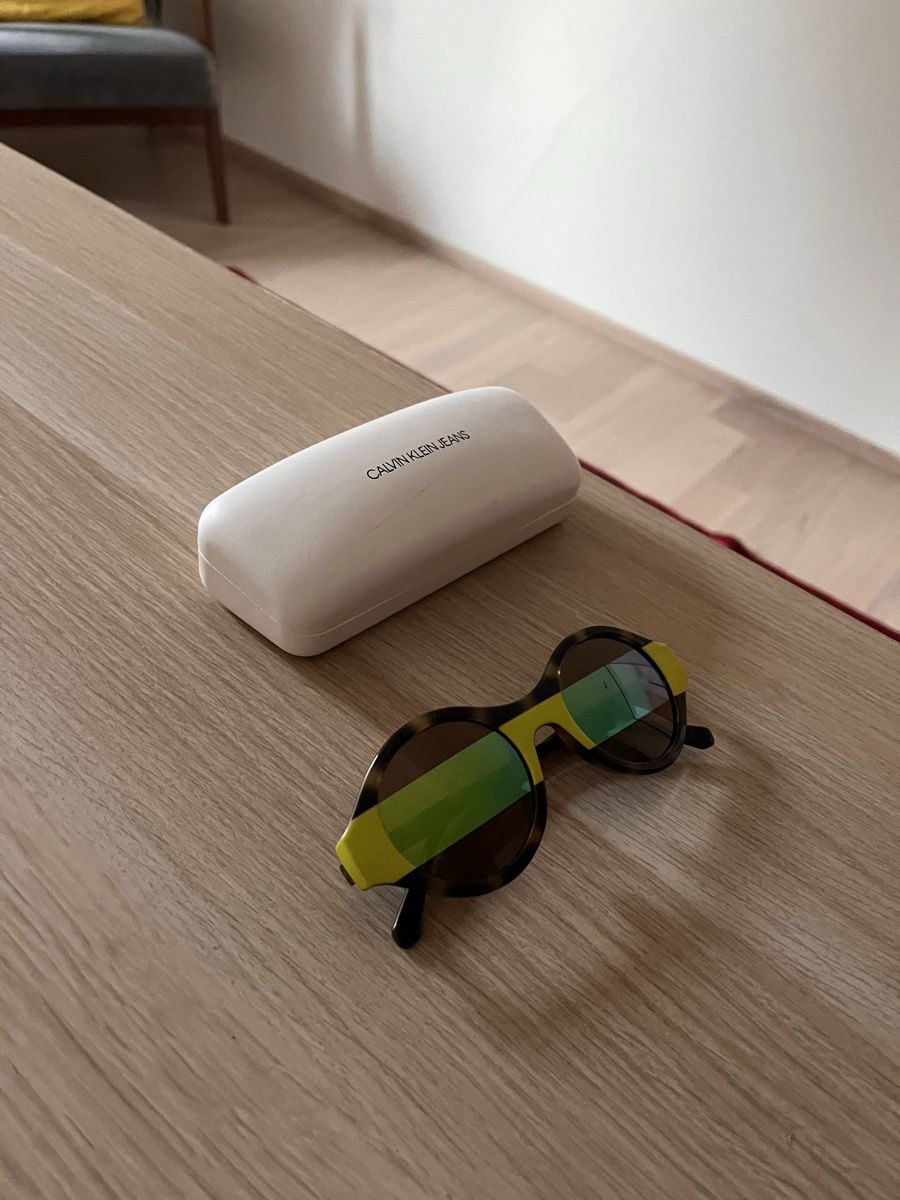 Calvin Klein Occhiali & Lenti: Calvin klein sunglasses – Usato da Zürich venduto da AlineCr