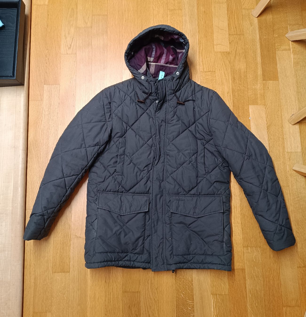 Barbour Vestes: Veste matelassée Barbour capuche – D'occasion à Biel/Bienne par justophe