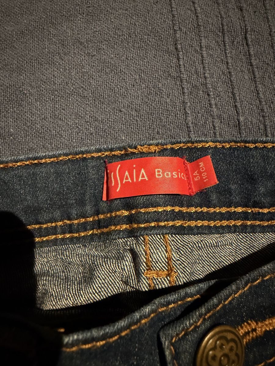 Pantalons: Jean enfant ISSAIA Basic – 5 ans / 110 cm – D'occasion à Chancy par dia_tb2t 1