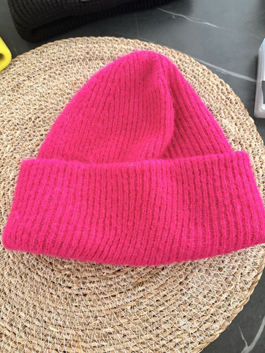 Zara Chapeaux, bonnets & casquettes: Cuffia Rosa Fluo – D'occasion à Caslano par ali_rf6g