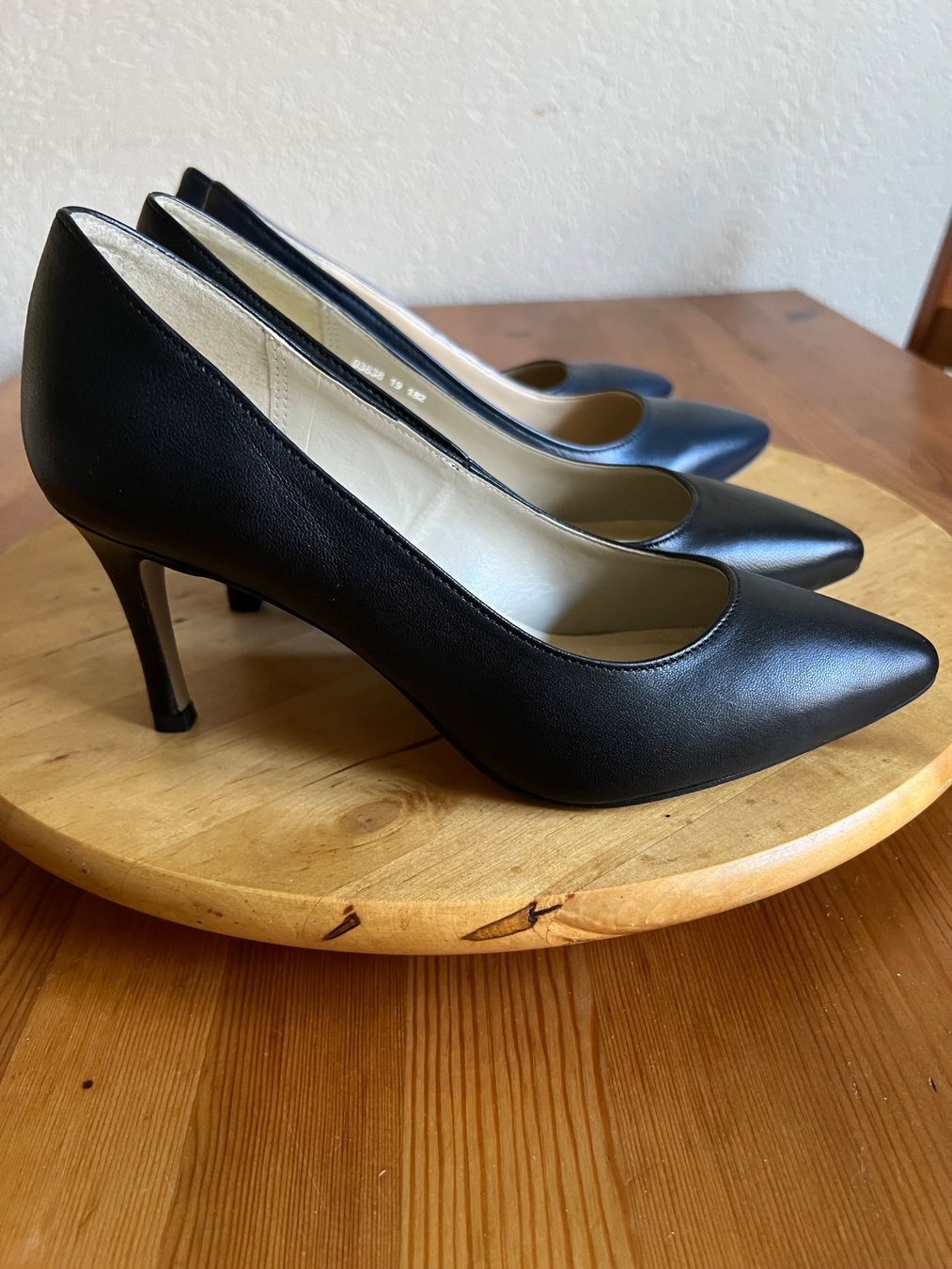 Scarpe da donna: 2 PAAR PUMPS GR. 37 – Usato da Schaffhausen venduto da susiquatro01 2