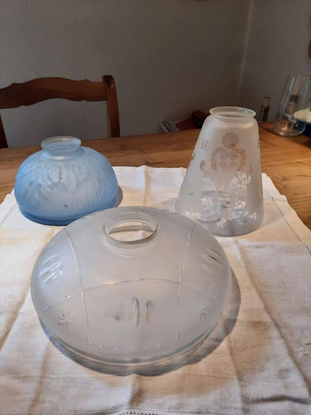 Lampenschirme: 3 Glas-Lampenschirme – Gebraucht aus Busswil BE von balu37