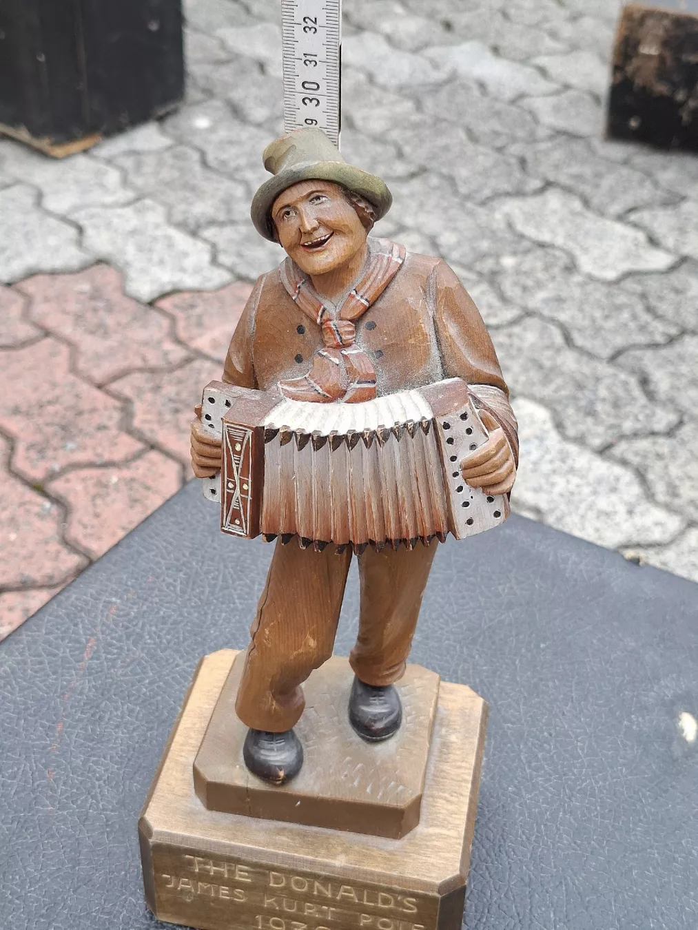 Statuette: brienzer sclultur mann mit orgeli – Usato da Villeneuve venduto da BibiVintage 1