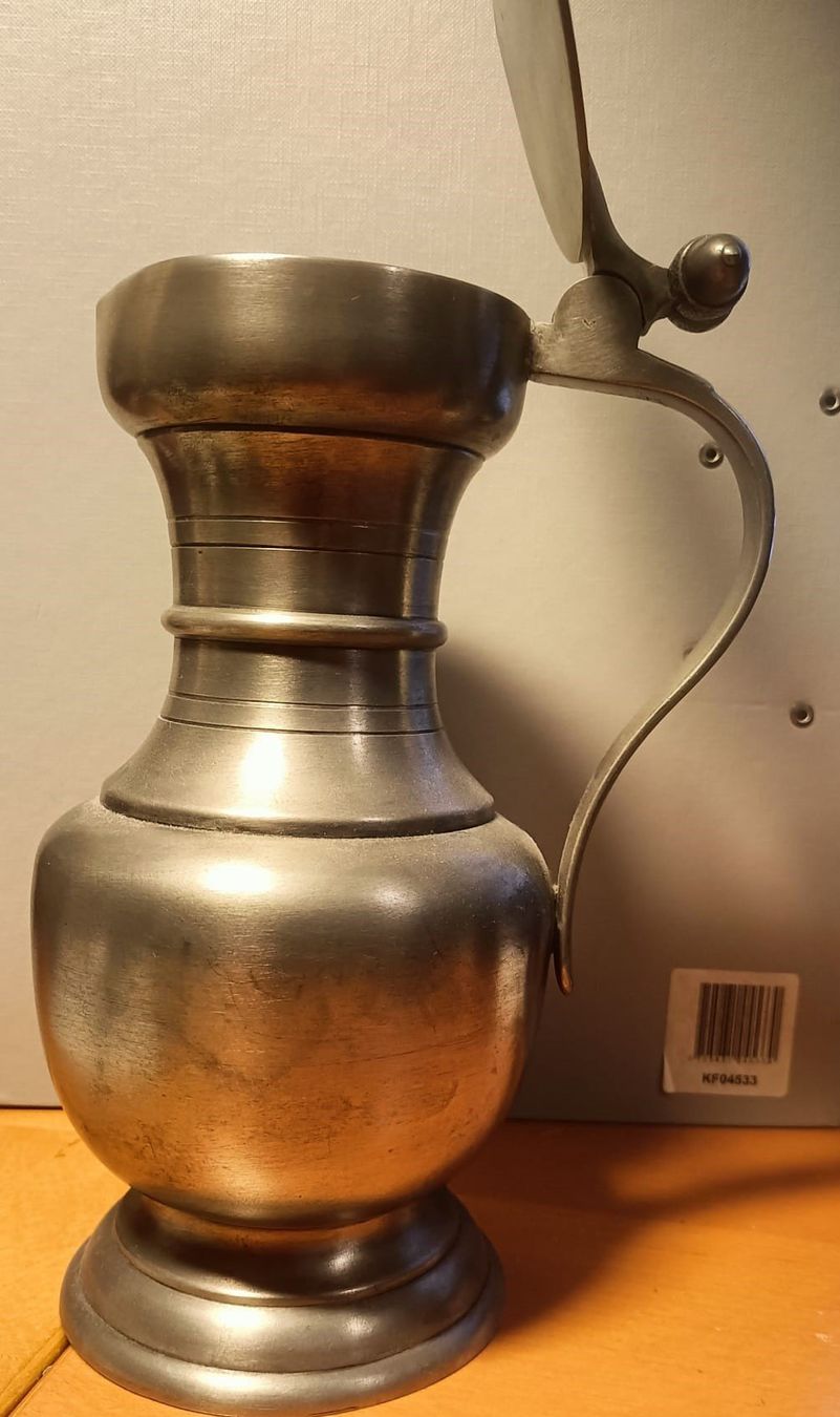 Karaffen: Zinnkrug – Gebraucht aus Genève von MartonR 1