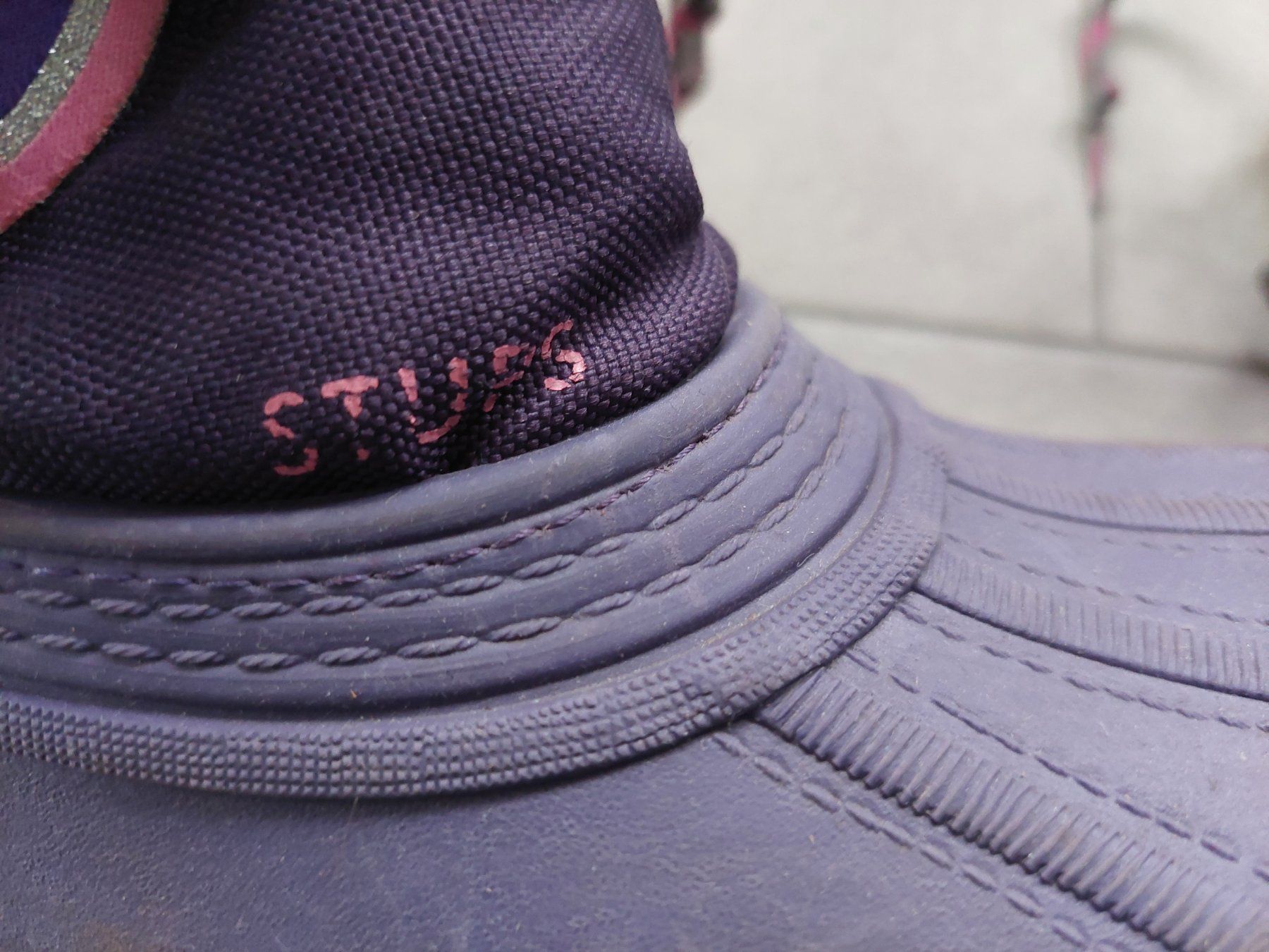 Scarpe per ragazze: Winterstiefel / Schneeschuhe von Stups Gr. 30 / 31 – Usato da Wiesendangen venduto da troawus 6