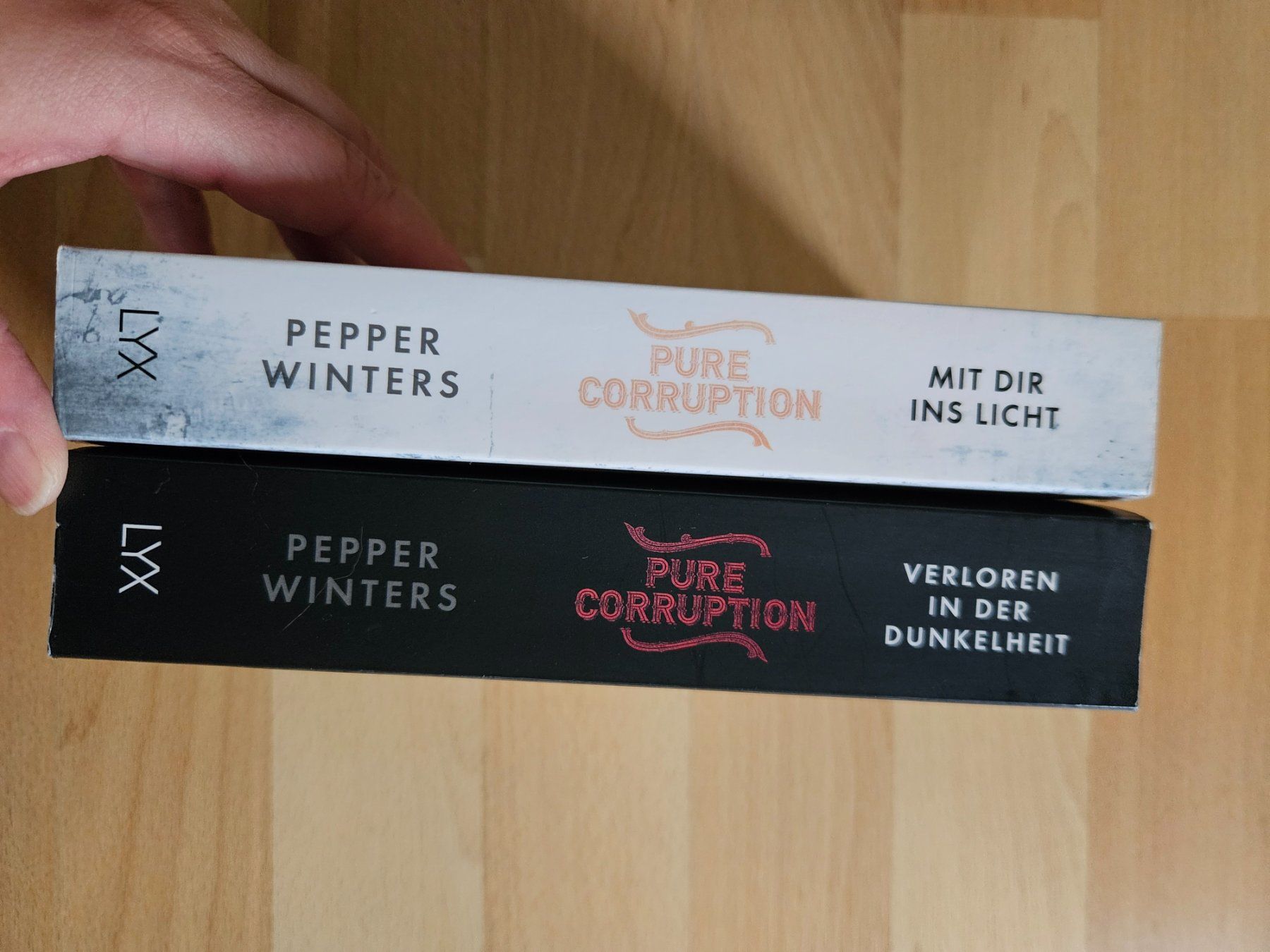 Bücher: "Pure Corruption" von Peppe Winter – Gebraucht aus Muhen von Serdbeeri 2