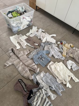 Grosses Babykleider-Paket Grösse 50/56 – sehr guter Zustand