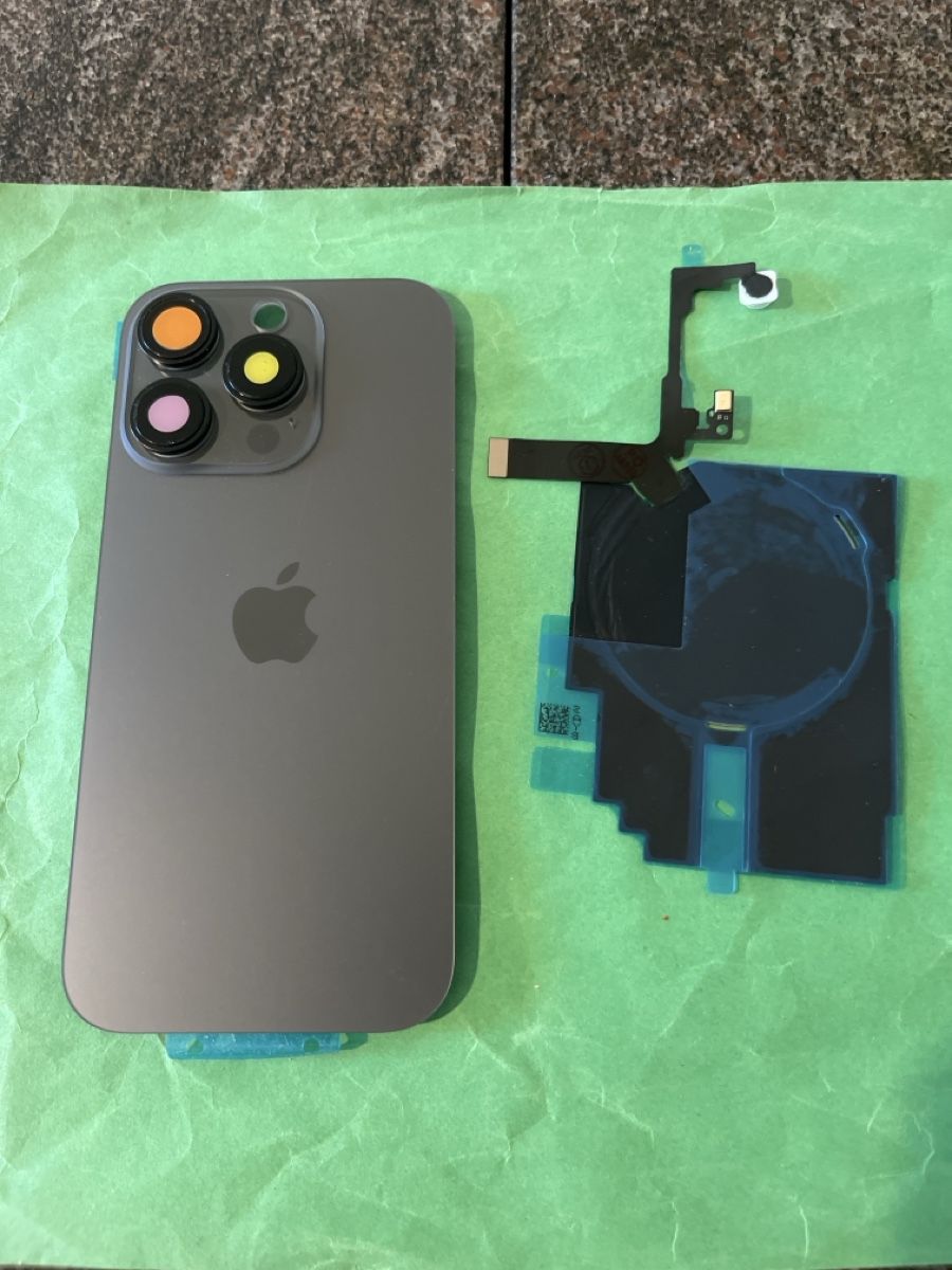 Apple Telefoni cellulari / Smartphones: IPHONE 16PRO – Nuovo e nell'imballaggio originale da winterthur venduto da WINTERTHUR53 1