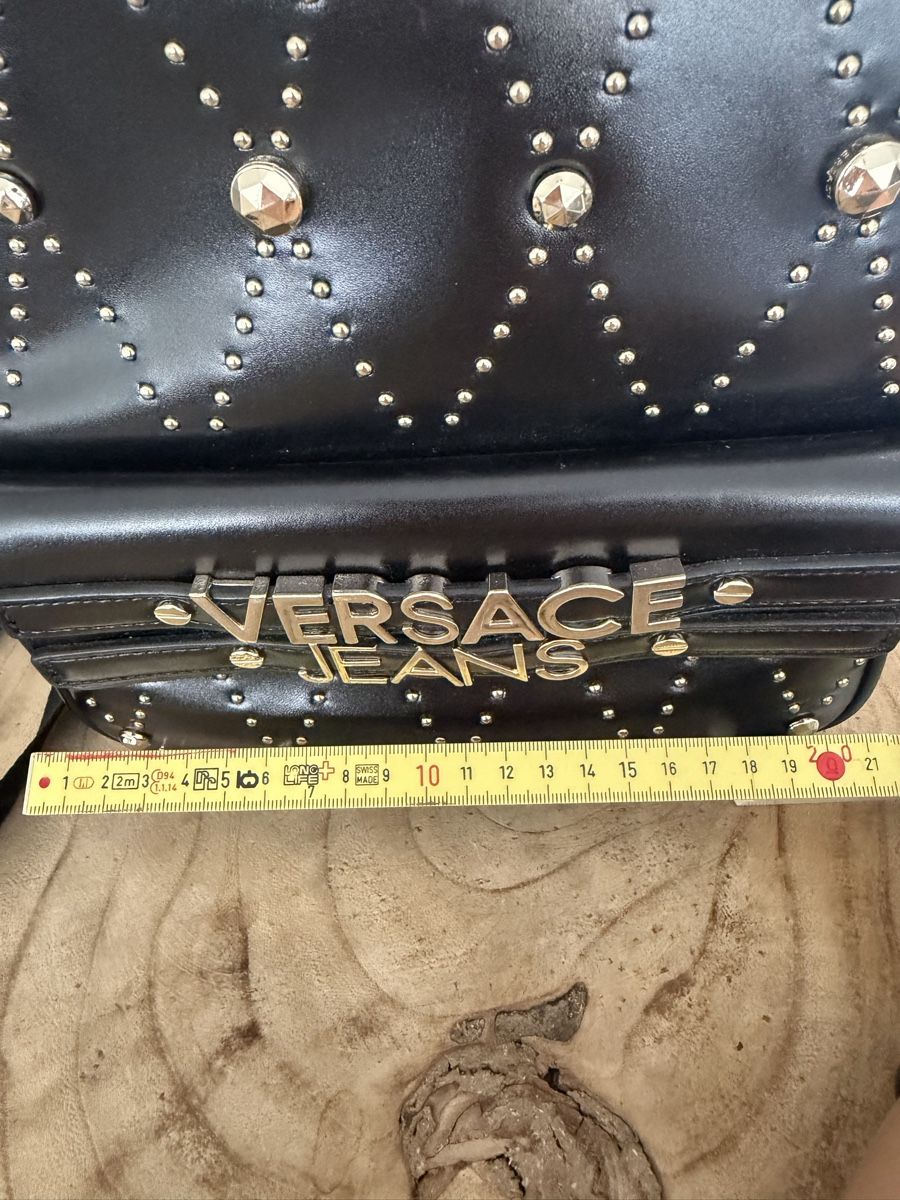 Versace Zaini: Versace Jeans Rucksack Schwarz mit Nieten  – Usato da Hägglingen venduto da Raff_Ella 7