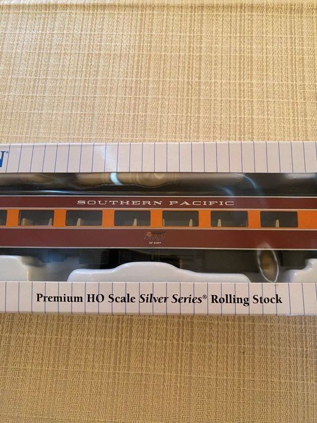 Modellini di ferrovie: H0 Bachmann 85`Smooth-Side Coach Southern Pacific Daylight. – Nuovo (secondo la descrizione) da Diessenhofen venduto da Albin00 1