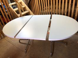 Ausziehbarer Thonet-Esstisch