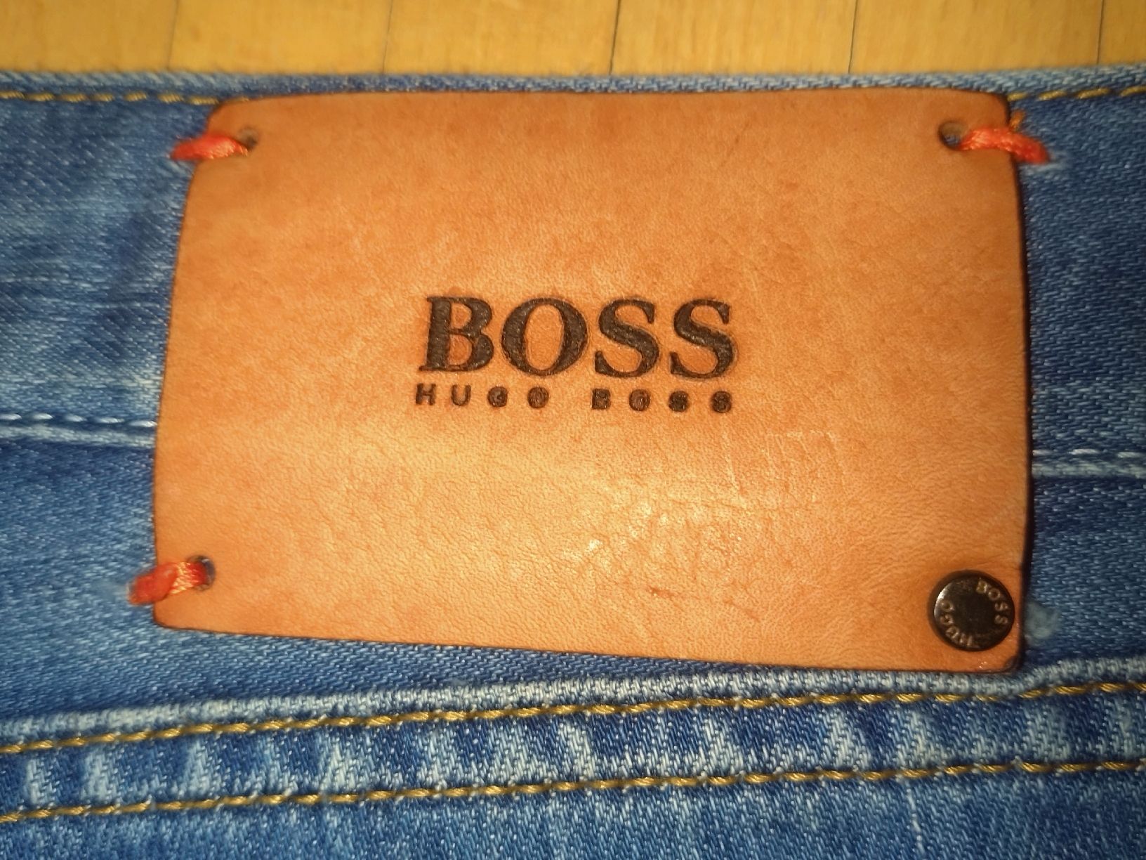 Hugo Boss Jeans: Jean Hugo Boss, taille 33/34, TBE – Usato da Farvagny-le-Grand venduto da LaCaverne 6