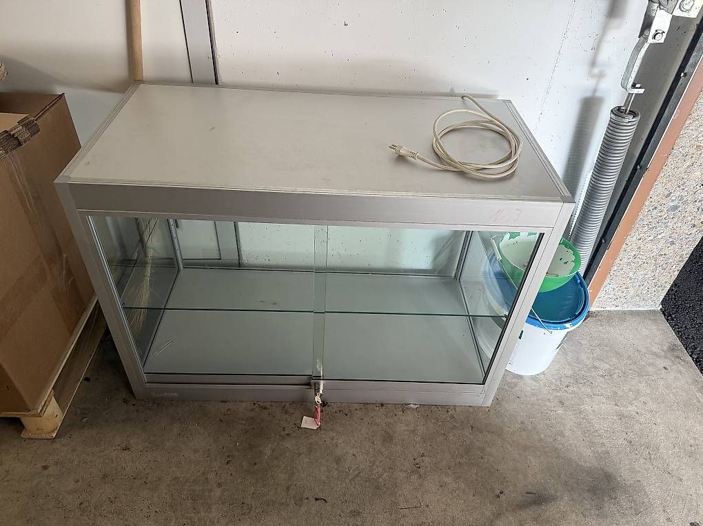 Vitrinen: Vitrine der marke syma – Gebraucht aus Sirnach von Montana-91 1