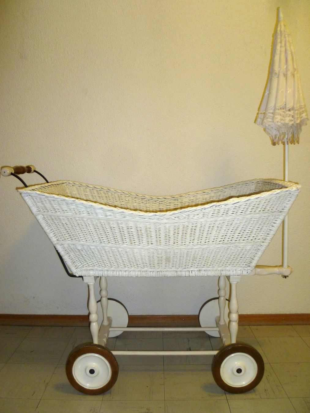 Carrozzine per bambole: Puppenwagen / Kinderwagen – Usato da Aarau venduto da Rdodger 1