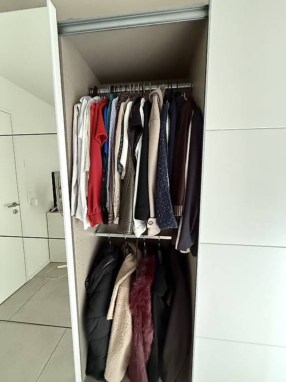 Armadi: Moderner Kleiderschrank mit Spiegel – Usato da Lengnau BE venduto da aya_2tvj 2