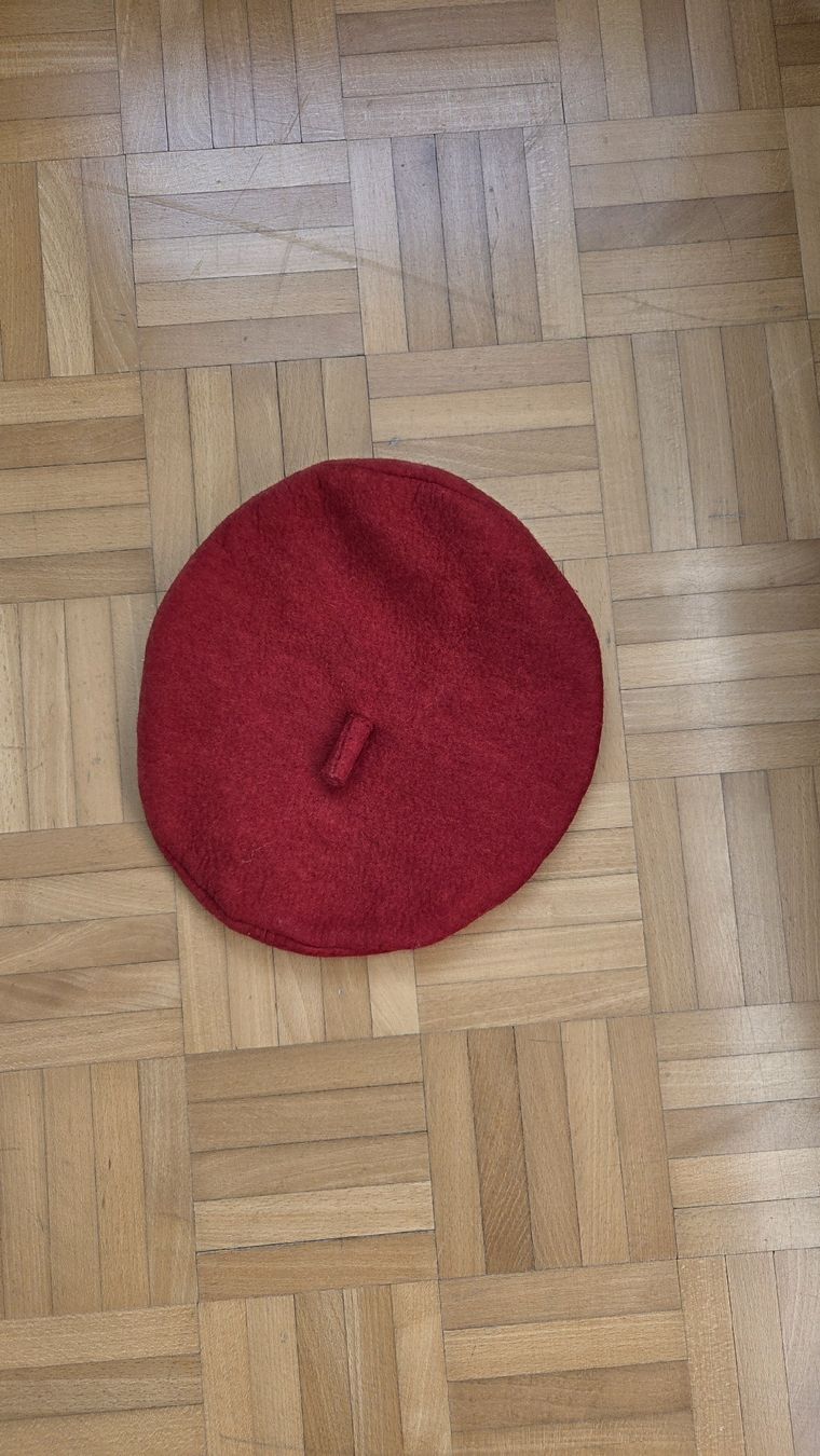 Copricapi, berretti & cappellini: Red Wool Beret – Usato da Zürich venduto da jul_l28v