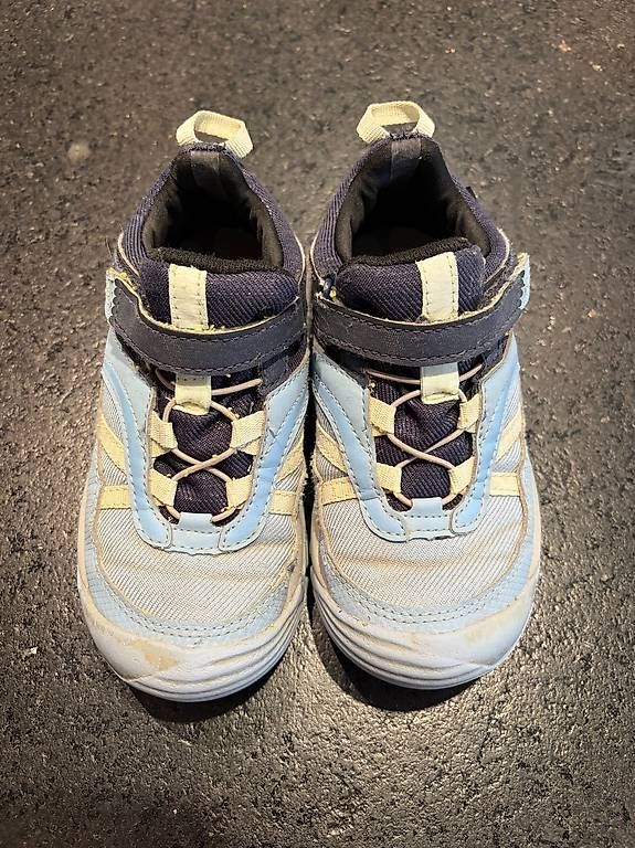 Decathlon Scarpe per ragazzi: Bergschuhe Quechua Grösse 30 – Usato da Oberembrach venduto da VickyL