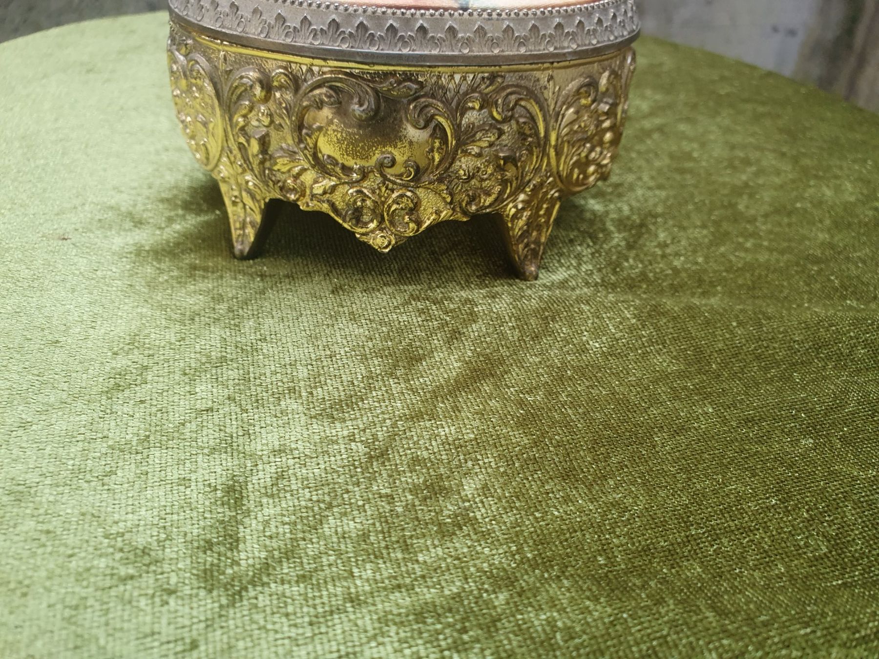 Tutte le decorazioni: Antike Schmuckdose Gold Dose Vintage Geschenkidee – Usato da Reinach venduto da 3Guggerli 5