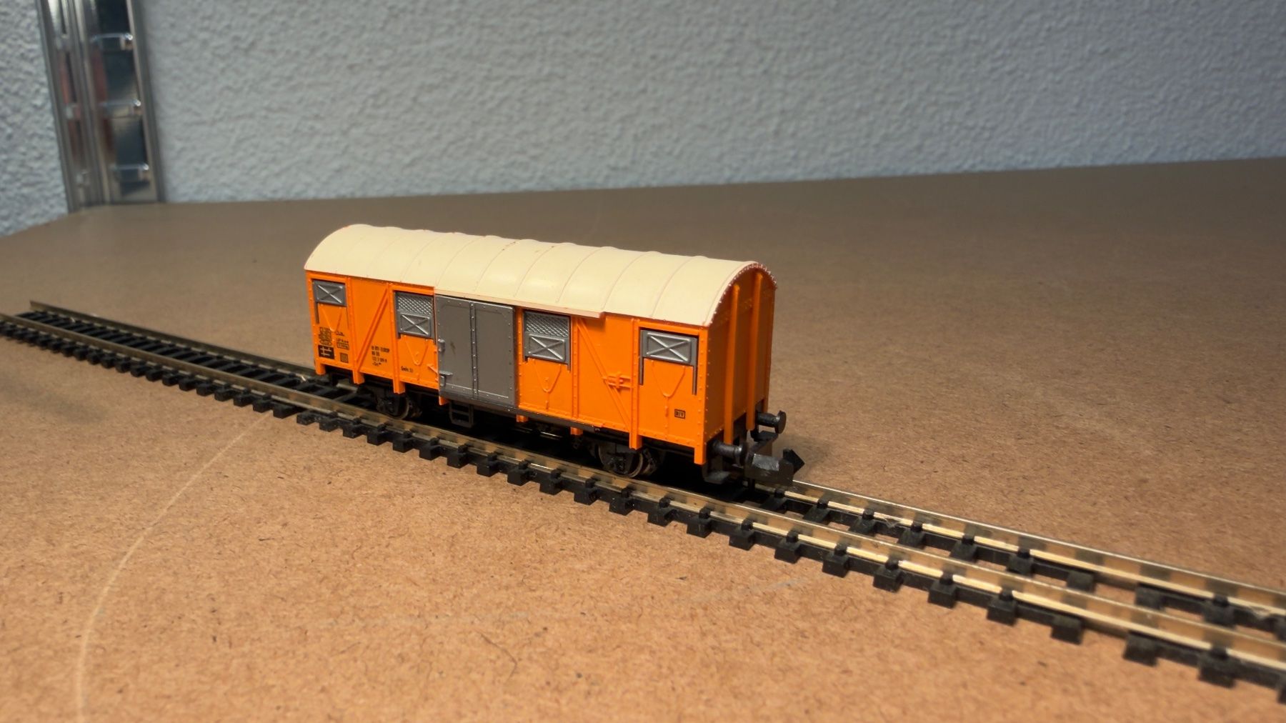 Fleischmann Modellini di ferrovie: Fleischmann Güterwagen Spur N – Usato da Schlieren venduto da rat_lq6b 3