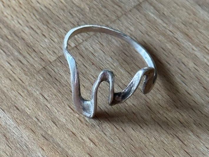 Anelli: Sterling Silver Wave Ring, Size 10, Delicate Spring Look! – Usato da Zürich venduto da olalinda