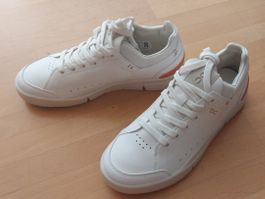 On Sneakers The Roger Centre Court - White and Orange
