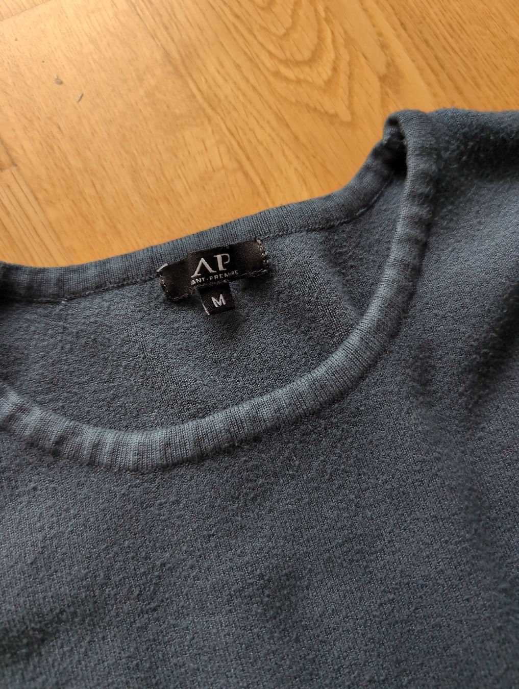 Maglioni & Felpe: Blauer Pullover Gr. M mit Puffärmeln von Avant Premiere – Usato da Unterägeri venduto da Fiobi 2