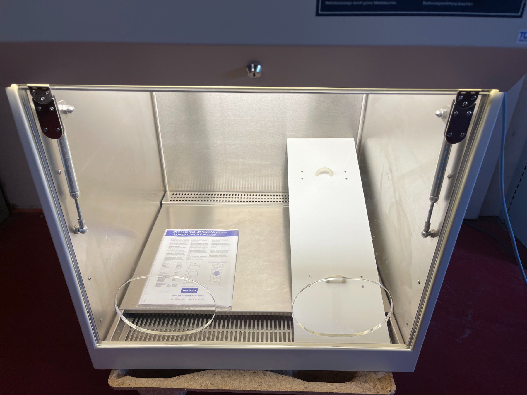 Accessori da laboratorio: Berner HV-69 – Usato da Niederdorf venduto da LeptonAG_Labor 2