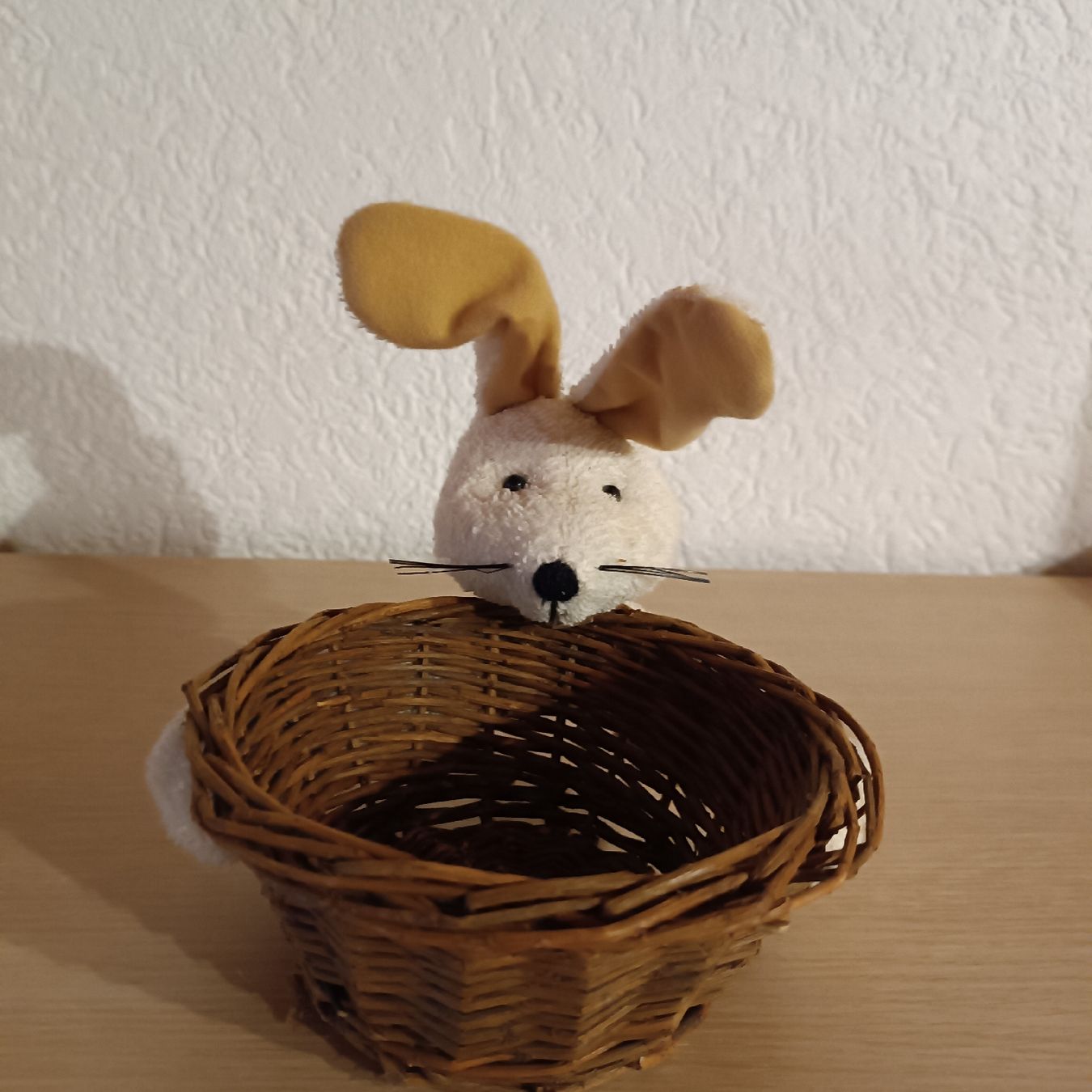 Tutte le decorazioni: Panier avec peluche lapin – Usato da Cornaux NE venduto da Mimi983
