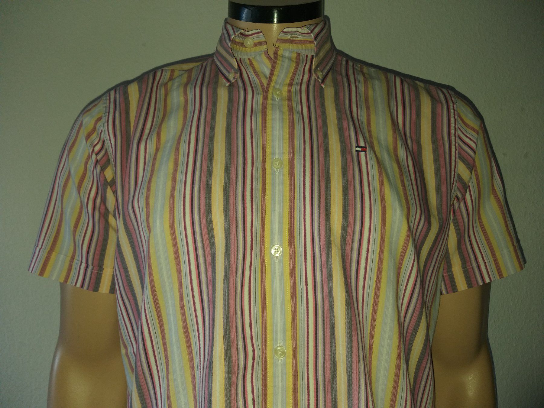 Tommy Hilfiger Hemden: TOMMY HILFIGER Chemise / Hemd taille / Grosse S – Gebraucht aus Cossonay-ville von Super-Price-Quality 1