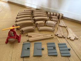 Brio Bahn Schienen, verschiedene Teile und Helikopter