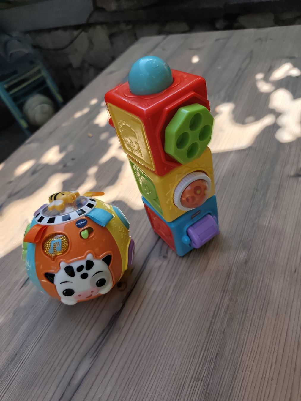 Spielzeuge: Entdeckerball + Stapelwürfel  – Gebraucht aus Sulz AG von MayEi