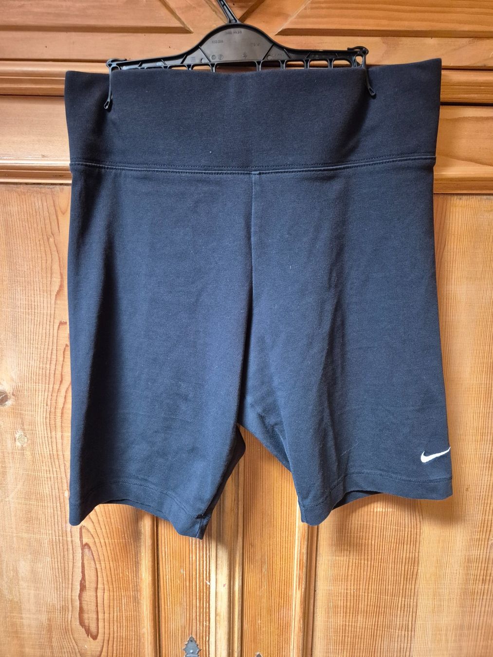 Nike Leggings: Kurze Nike Sporthose Grösse L – Usato da Sigriswil venduto da sam_89sk