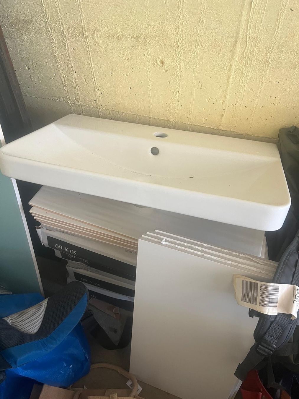 Piatti di portata: Gratis Baumaterial / Fliesen / Lavabo / Paletten / Platten – Usato da Füllinsdorf venduto da cabletime 1