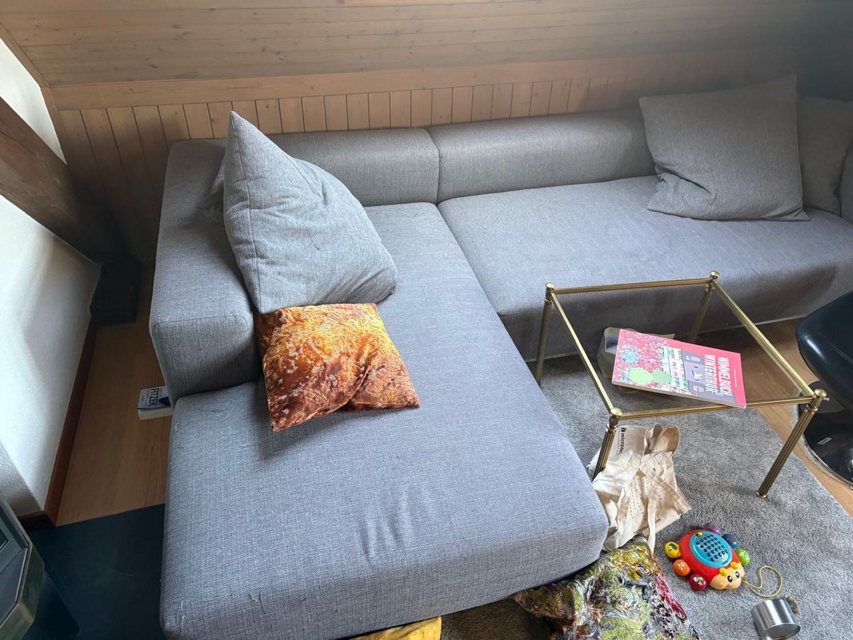 Sofas: Divano ad angolo colore grigio – Gebraucht aus Winterthur von kat_8tm7