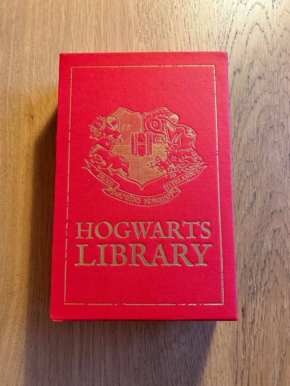 Libri: Trilogie Hogwarts Library ed 2012 english – Nuovo (secondo la descrizione) da Lausanne venduto da noh_gt5x