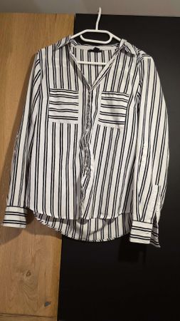 Elegante Bluse mit Streifen, weiss-schwarz